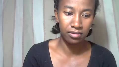 Snapshot of minouch211907 chatting on November 2025 02:43:02 AM minouch211907 online show from November 2025 02:43:02 AM