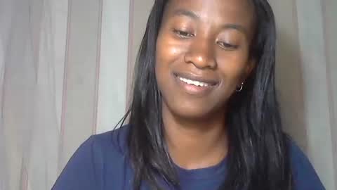 Snapshot of minouch211907 chatting on December 2025 02:27:01 AM minouch211907 online show from December 2025 02:27:01 AM