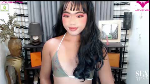 Snapshot of minty_hill chatting on August 2026 05:23:02 AM MARIANE online show from August 2026 05:23:02 AM