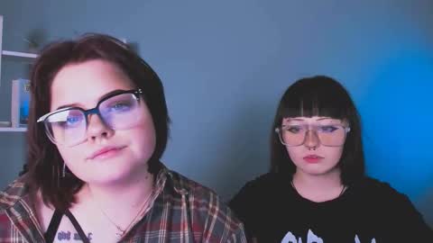 Snapshot of mira_cool_ chatting on December 2025 07:54:02 PM Darling Mira online show from December 2025 07:54:02 PM