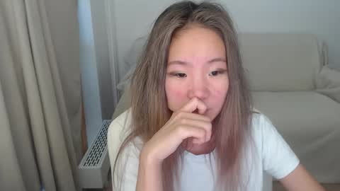 mira_g online show from September 2025 04:50:01 PM