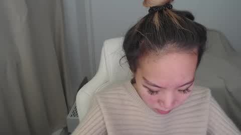 mira_g online show from December 2025 01:49:02 PM