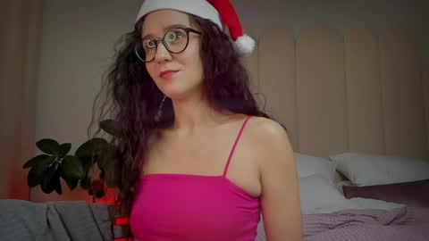 Snapshot of mira_kraviz chatting on January 2025 11:38:01 AM Mira online show from January 2025 11:38:01 AM