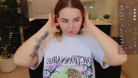 Snapshot of mira_mermayd chatting on February 2026 01:42:02 AM Mira online show from February 2026 01:42:02 AM