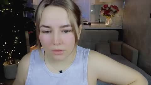 Snapshot of mira_mermayd chatting on February 2026 01:26:02 AM Mira online show from February 2026 01:26:02 AM