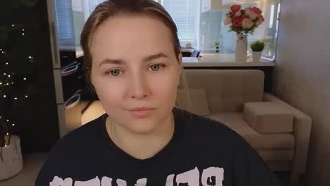 Snapshot of mira_mermayd chatting on March 2026 08:53:01 AM Mira online show from March 2026 08:53:01 AM