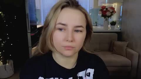 Snapshot of mira_mermayd chatting on March 2026 01:22:01 AM Mira online show from March 2026 01:22:01 AM