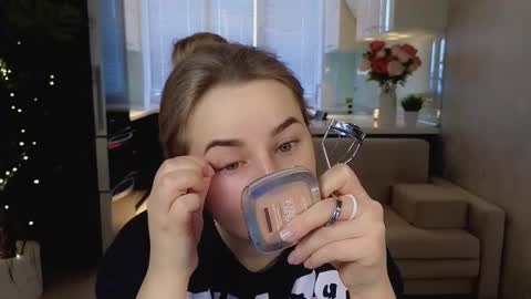 Snapshot of mira_mermayd chatting on March 2026 01:21:01 AM Mira online show from March 2026 01:21:01 AM