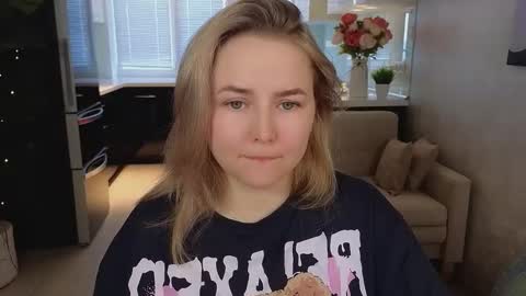 Snapshot of mira_mermayd chatting on March 2026 01:31:02 AM Mira online show from March 2026 01:31:02 AM