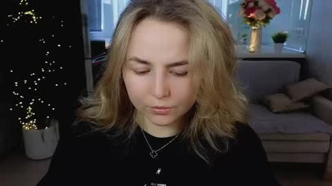 Snapshot of mira_mermayd chatting on April 2026 08:10:01 AM Mira online show from April 2026 08:10:01 AM