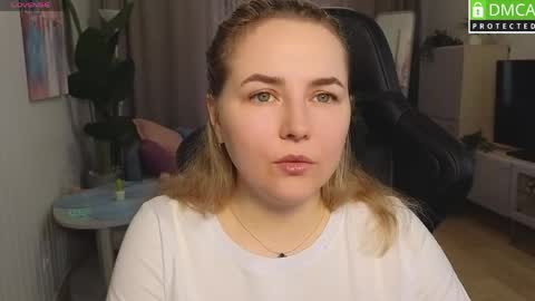 Snapshot of mira_mermayd chatting on April 2026 01:30:01 AM Mira online show from April 2026 01:30:01 AM
