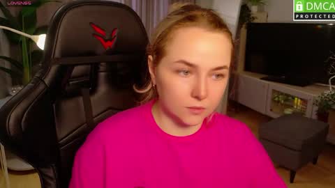 Snapshot of mira_mermayd chatting on May 2026 01:03:02 AM Mira online show from May 2026 01:03:02 AM