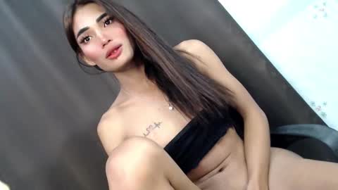 Snapshot of miraclegirl23 chatting on January 2025 08:40:02 PM Zoey online show from January 2025 08:40:02 PM