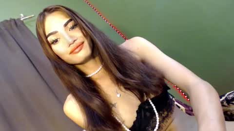 Snapshot of miraclegirl23 chatting on January 2025 08:56:02 PM Zoey online show from January 2025 08:56:02 PM