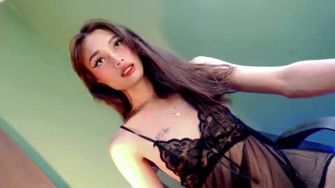 Snapshot of miraclegirl23 chatting on January 2025 07:00:02 PM Zoey online show from January 2025 07:00:02 PM