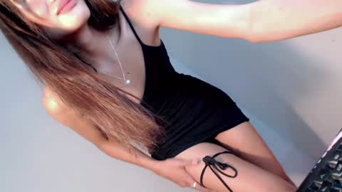 Snapshot of miraclegirl23 chatting on February 2025 12:27:02 AM Zoey online show from February 2025 12:27:02 AM