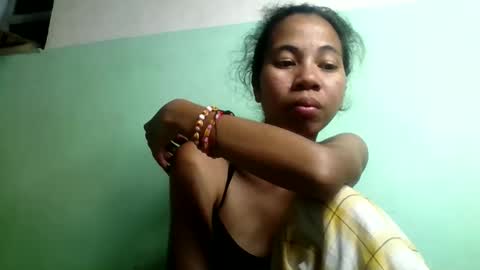 Snapshot of mirah881 chatting on December 2025 08:35:01 PM mirah881 online show from December 2025 08:35:01 PM