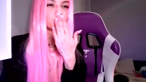 MiraLaPics online show from April 2026 07:58:02 PM