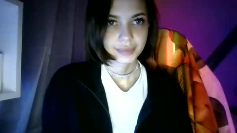 MiraLaPics online show from April 2026 06:09:02 PM