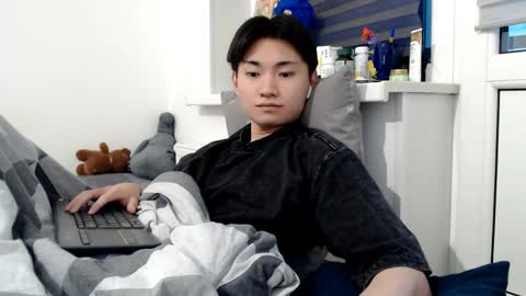 Snapshot of miram_yoo chatting on April 2026 05:32:02 PM online show from April 2026 05:32:02 PM