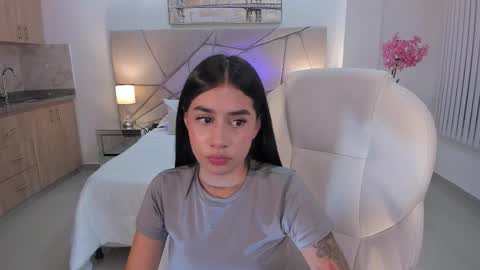 Snapshot of miranda_crawfor chatting on March 2026 04:18:01 AM miranda_crawfor online show from March 2026 04:18:01 AM