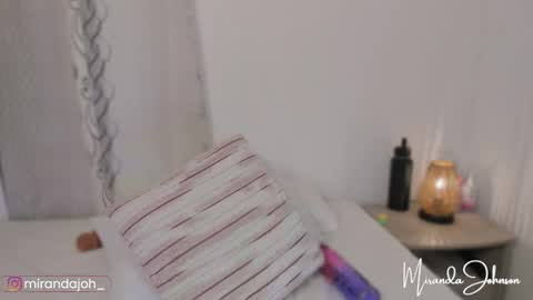 Snapshot of mirandajohnson_ chatting on January 2025 10:43:01 PM Miranda online show from January 2025 10:43:01 PM