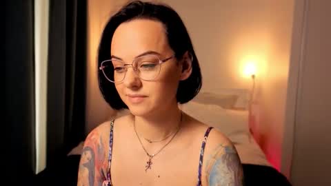 Snapshot of miraskyy chatting on September 2025 01:02:02 PM MiraSkyy online show from September 2025 01:02:02 PM