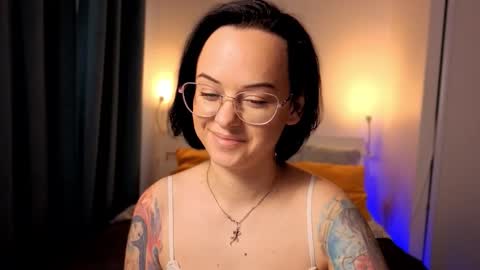 Snapshot of miraskyy chatting on October 2025 02:48:01 PM MiraSkyy online show from October 2025 02:48:01 PM