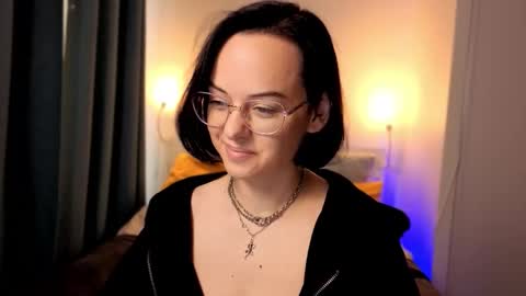 Snapshot of miraskyy chatting on October 2025 02:36:01 PM MiraSkyy online show from October 2025 02:36:01 PM