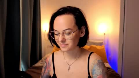 Snapshot of miraskyy chatting on October 2025 02:36:01 PM MiraSkyy online show from October 2025 02:36:01 PM