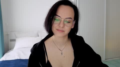 Snapshot of miraskyy chatting on October 2025 12:05:01 PM MiraSkyy online show from October 2025 12:05:01 PM