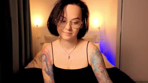 Snapshot of miraskyy chatting on October 2025 06:30:02 PM MiraSkyy online show from October 2025 06:30:02 PM