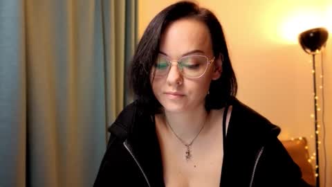 Snapshot of miraskyy chatting on November 2025 04:29:01 PM MiraSkyy online show from November 2025 04:29:01 PM