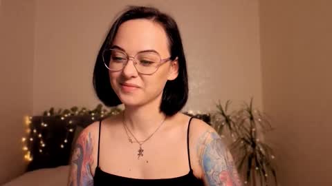 Snapshot of miraskyy chatting on November 2025 03:48:02 PM MiraSkyy online show from November 2025 03:48:02 PM