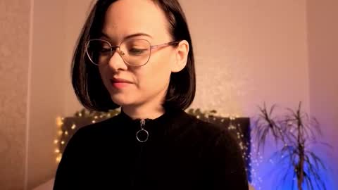 Snapshot of miraskyy chatting on December 2025 07:41:01 PM MiraSkyy online show from December 2025 07:41:01 PM