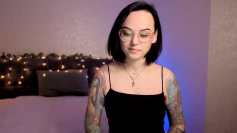 Snapshot of miraskyy chatting on December 2025 07:18:01 PM MiraSkyy online show from December 2025 07:18:01 PM