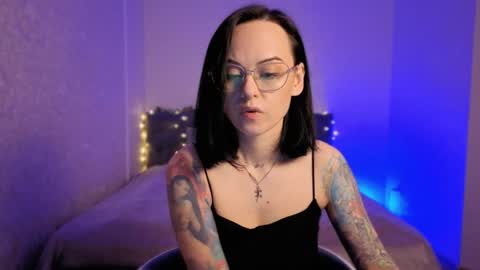 Snapshot of miraskyy chatting on April 2026 05:44:01 PM MiraSkyy online show from April 2026 05:44:01 PM