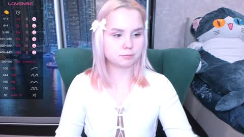 Kira online show from January 2025 12:18:01 PM