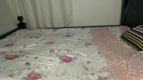 Snapshot of mireypeace chatting on April 2026 12:22:01 AM mireypeace online show from April 2026 12:22:01 AM