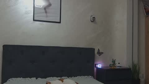 Snapshot of miriam04 chatting on April 2026 09:15:02 PM miriam04 online show from April 2026 09:15:02 PM