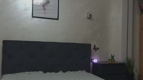 Snapshot of miriam04 chatting on April 2026 09:29:02 PM miriam04 online show from April 2026 09:29:02 PM