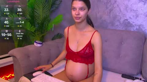 Miriam online show from October 2025 01:58:01 PM