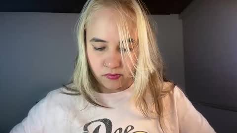 Snapshot of mirilinda chatting on March 2026 03:25:02 AM mirilinda online show from March 2026 03:25:02 AM