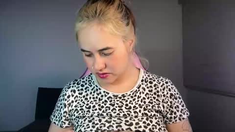 Snapshot of mirilinda chatting on March 2026 03:11:02 AM mirilinda online show from March 2026 03:11:02 AM