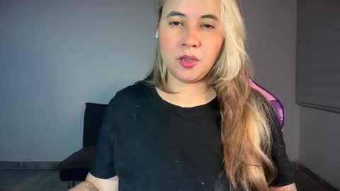 Snapshot of mirilinda chatting on April 2026 03:37:02 AM mirilinda online show from April 2026 03:37:02 AM