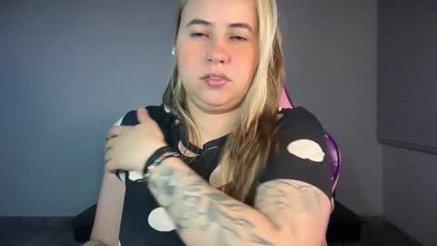 Snapshot of mirilinda chatting on April 2026 04:10:02 AM mirilinda online show from April 2026 04:10:02 AM