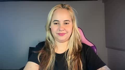 Snapshot of mirilinda chatting on April 2026 04:56:01 AM mirilinda online show from April 2026 04:56:01 AM