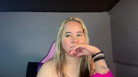 Snapshot of mirilinda chatting on April 2026 03:29:02 AM mirilinda online show from April 2026 03:29:02 AM