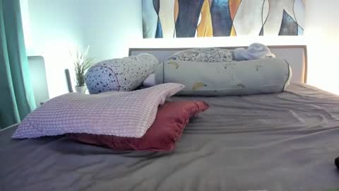 Snapshot of mis_eva chatting on November 2025 07:25:01 PM Eva online show from November 2025 07:25:01 PM