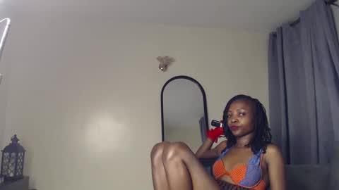 Snapshot of mis_kaylee chatting on June 2026 11:09:01 AM mis_kaylee online show from June 2026 11:09:01 AM